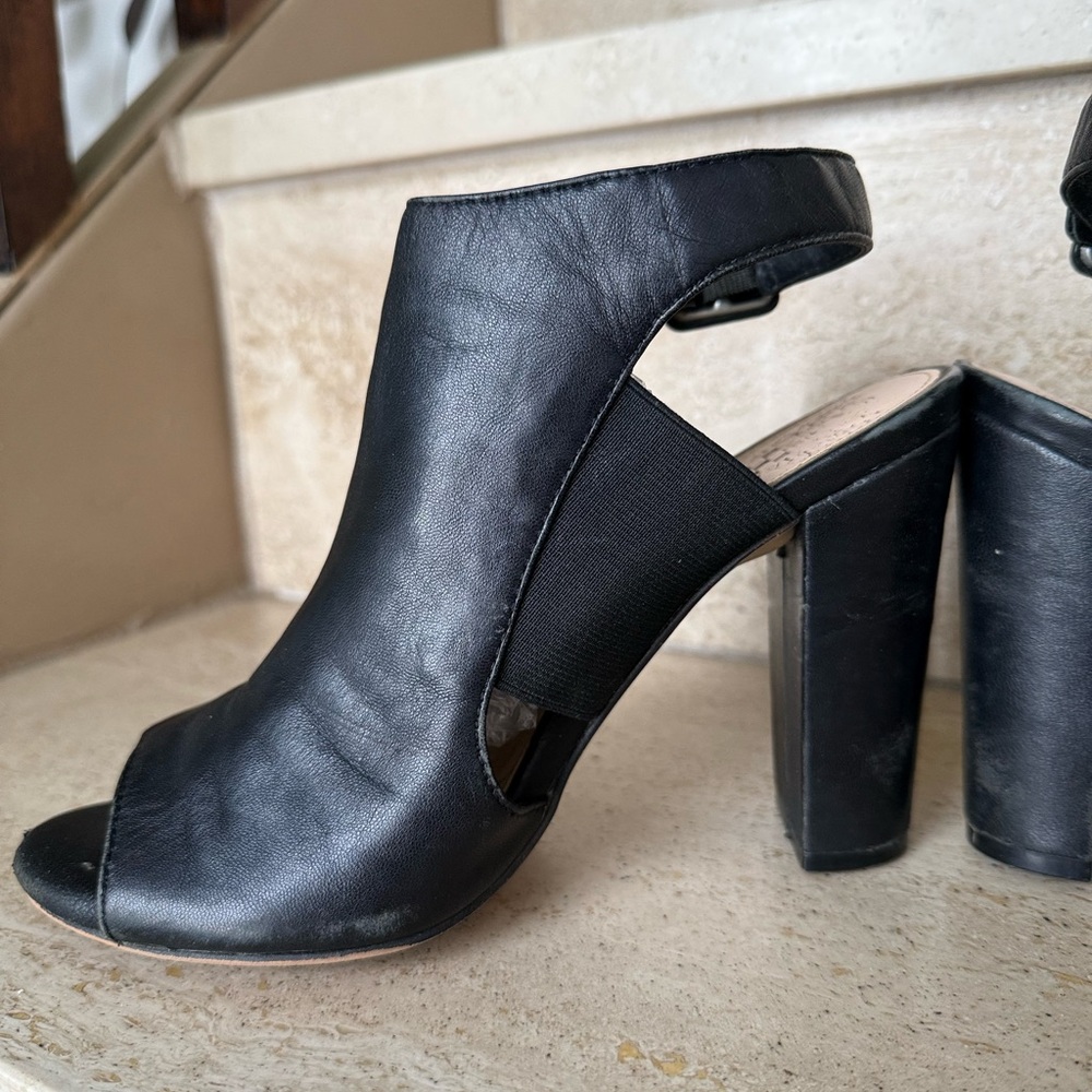 Vince Camuto Leather Sandals.